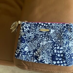 Lilly pultzer zipped pouch.